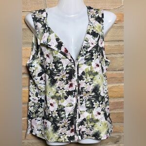 NWT Sanctuary size S sleeveless lightweight floral top V-neck flowing.